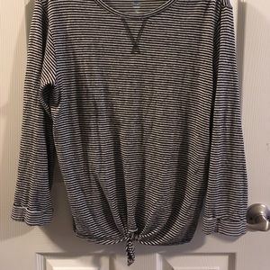 Scoop neck sweater with tie detail at waist